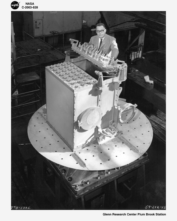 Space History Photo: Demonstration of Plum Brook's reactor core